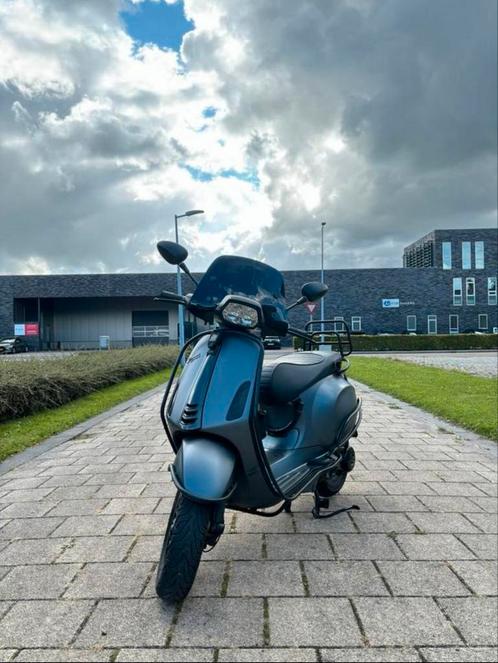 Vespa Sprint S | 2019 | Akrapoviç, Fietsen en Brommers, Scooters | Piaggio, Gebruikt, Ophalen