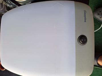 Daglicht lamp voor papegaaien beschikbaar voor biedingen