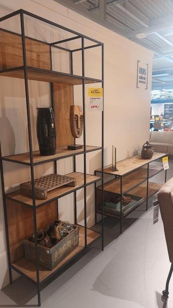 Showroommodel Duke wandmeubel teakhout beschikbaar voor biedingen