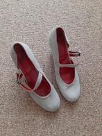 beige suede schoenen Fred de la Bretoniere maat 41, Ophalen, Fred de la Bretoniere, Beige, Zo goed als nieuw