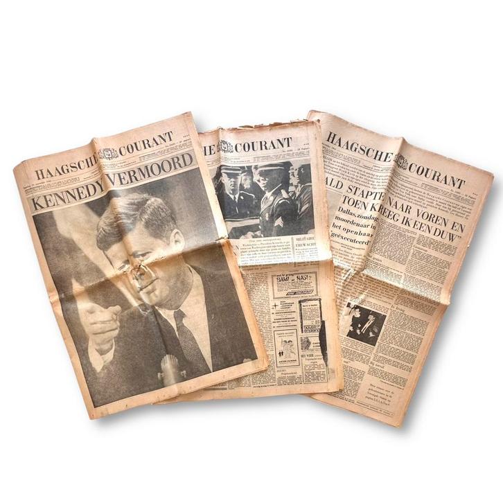 3 Kranten mbt aanslag John F. Kennedy 1963, Verzamelen, Tijdschriften, Kranten en Knipsels, Krant, Nederland, 1960 tot 1980, Ophalen of Verzenden