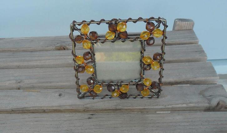 fotolijst barnsteen-kleurige kralen, van hout draaibaar, MOM, Audio, Tv en Foto, Fotografie | Fotolijsten, Zo goed als nieuw, Ophalen of Verzenden