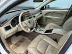 Volvo XC70 2.4 D5 Summum (bj 2010, automaat), Traction-control, Gebruikt, Beige, 193 €/maand