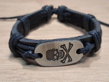 zwarte leren armband skull bones nr. 39 beschikbaar voor biedingen