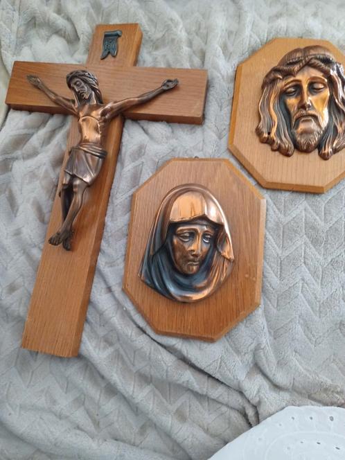Kruisbeeld + 2x koperen  hoofd Jezus en Maria 20€€, Antiek en Kunst, Antiek | Religie, Ophalen of Verzenden