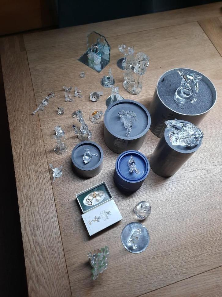 Swarovski. Ongeveer 25 stuks. Ook een aantal glasblaaswerk., Verzamelen, Swarovski, Zo goed als nieuw, Figuurtje, Ophalen of Verzenden