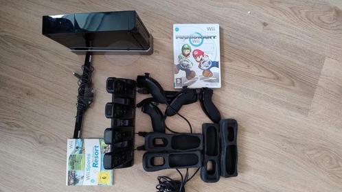 Zwarte Nintendo Wii met Mario Kart en vier controllers, Spelcomputers en Games, Spelcomputers | Nintendo Wii, Gebruikt, Met 2 controllers