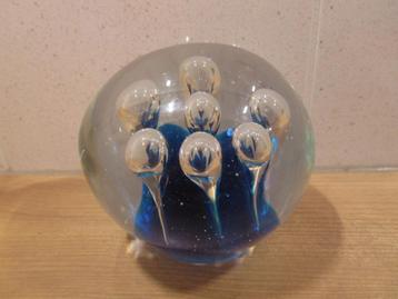 Presse papier glas glasbol beschikbaar voor biedingen