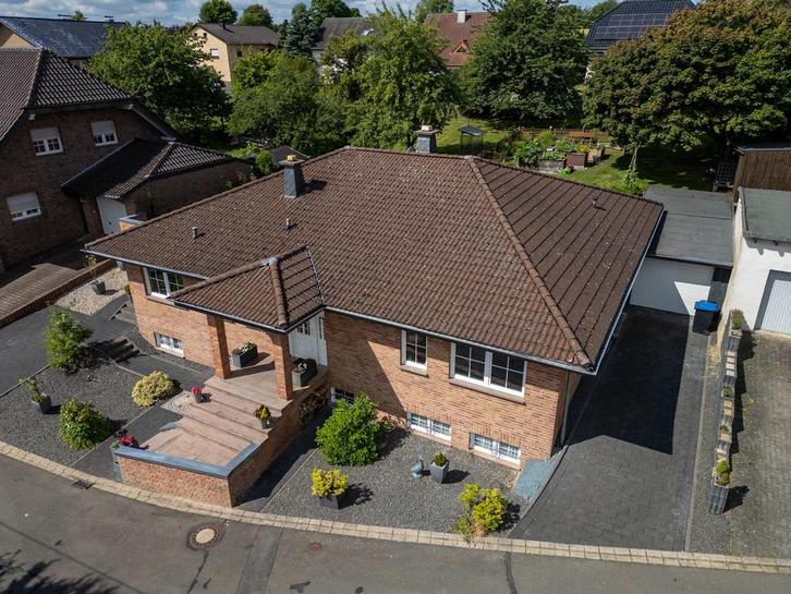 Grote luxe Bungalow in de Eifel te koop € 585000, Huizen en Kamers, Buitenland, Nederland, Woonhuis, Landelijk, Verkoop zonder makelaar