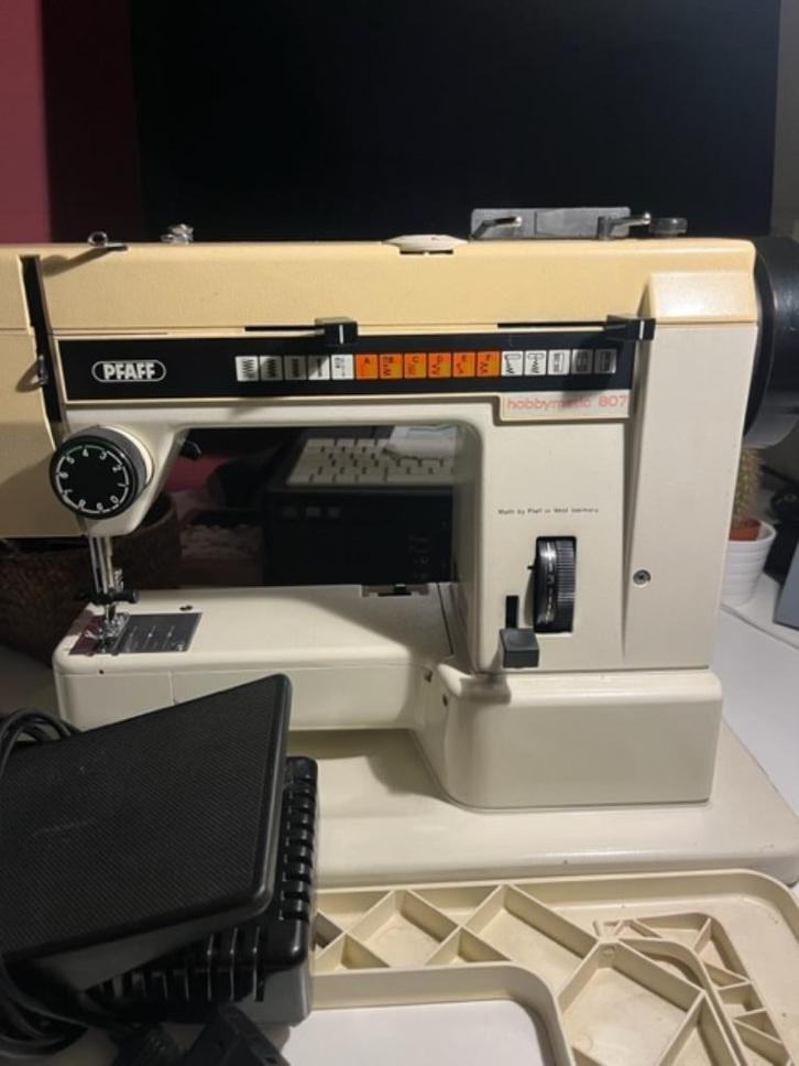 Naaimachine hobbymatic 807 PFAff, Hobby en Vrije tijd, Naaimachines en Toebehoren, Gebruikt, Naaimachine, Pfaff, Ophalen of Verzenden