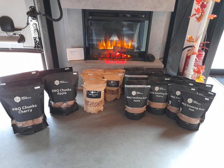 grill fanatics BBQ chips BBQ Chuck en smoking dust, Tuin en Terras, Houtskoolbarbecues, Nieuw, Ophalen of Verzenden