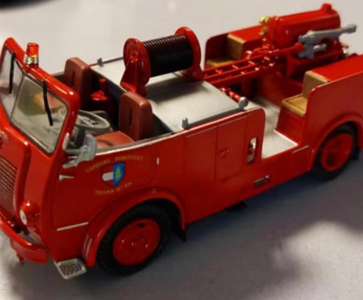 Berliet GLA 19 PS Berliet Incendie Brandweer schaal 1/43 #18, Hobby en Vrije tijd, Modelauto's | 1:43, Nieuw, Bus of Vrachtwagen