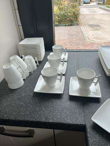 Kop&Schotel Yong New Bone China 9x compleet en 11 schotels beschikbaar voor biedingen