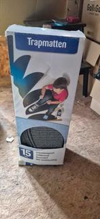 Nieuwe trapmatten halve maan voor trap antraciet grijs, Huis en Inrichting, Stoffering | Vloerbedekking, Ophalen of Verzenden