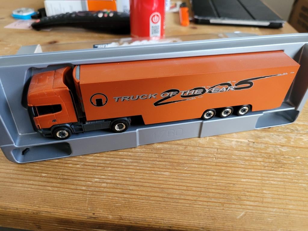 Scania  demo  2005, Hobby en Vrije tijd, Modelauto's | 1:87, Nieuw, Bus of Vrachtwagen, Herpa, Ophalen of Verzenden