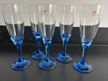 5 Vintage Bormioli Rocco Bouquet glazen tulpvormige voet beschikbaar voor biedingen
