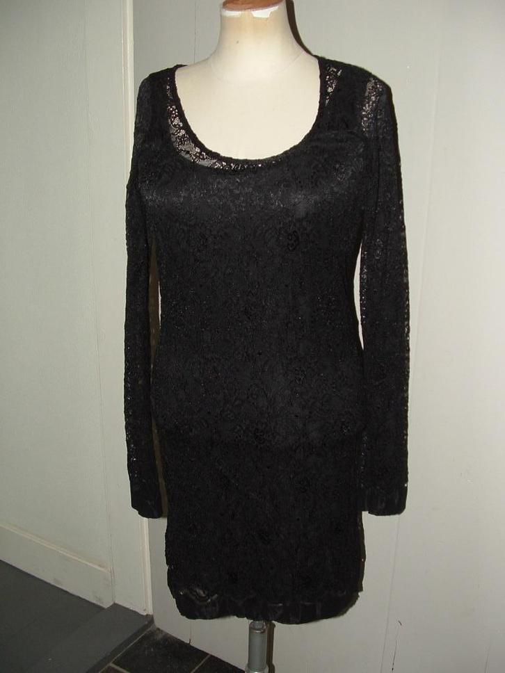 Patrizia Pepe kanten zwarte jurk maat 2 + onderjurk maat 1, Kleding | Dames, Gelegenheidskleding, Zo goed als nieuw, Overige typen