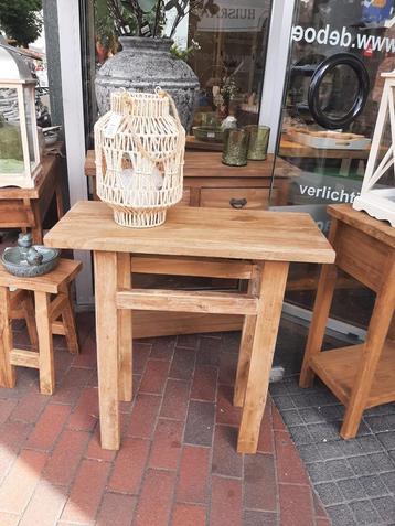 Stoere teakhouten sidetable 70 cm beschikbaar voor biedingen