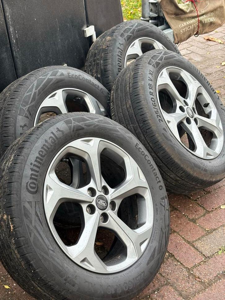 Ford kuga st line velgen 18 inch zeer netjes 15000km oud, Auto-onderdelen, Banden en Velgen, Banden en Velgen, Zomerbanden, 18 inch