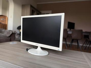 Samsung 24 inch Full HD Monitor - Wit! beschikbaar voor biedingen