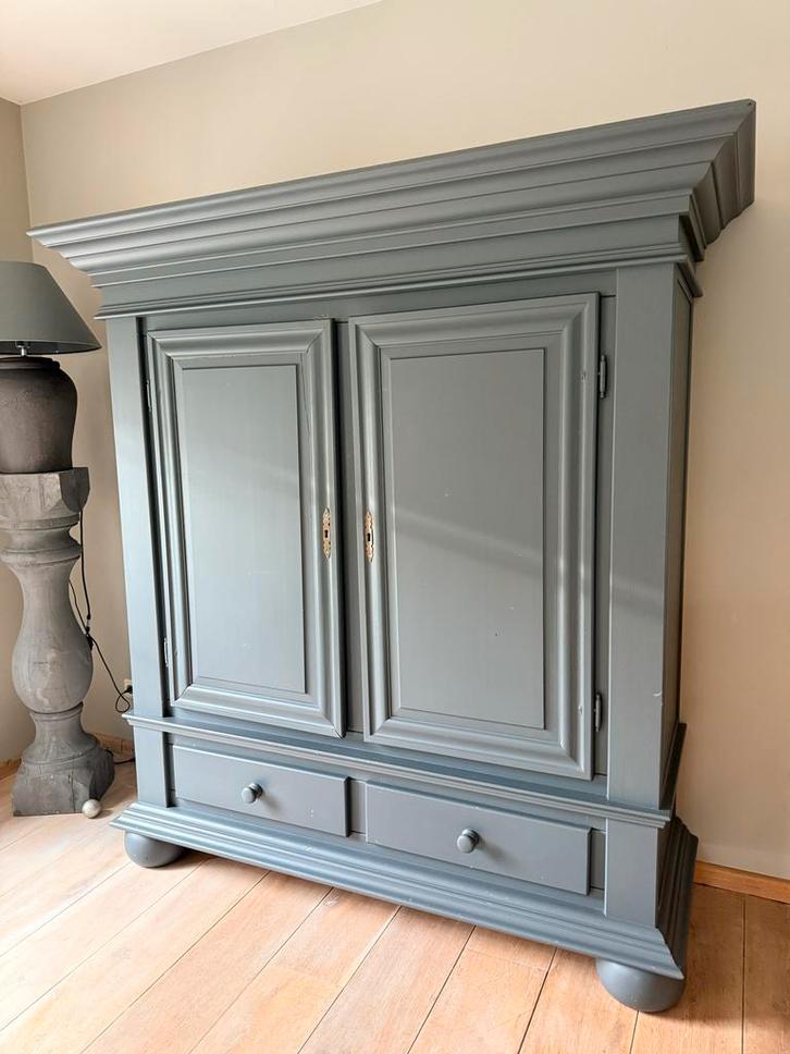 GRATIS Broodkast met 2 deuren - Opknapper, Antiek en Kunst, Antiek | Meubels | Kasten, Ophalen