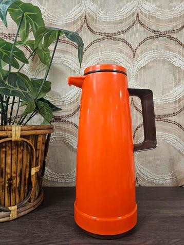 Retro jaren 70 thermoskan oranje 1 liter vintage  beschikbaar voor biedingen
