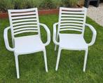 2 stapelbare witte stoelen, Kunststof, Gebruikt, Stapelbaar, Ophalen