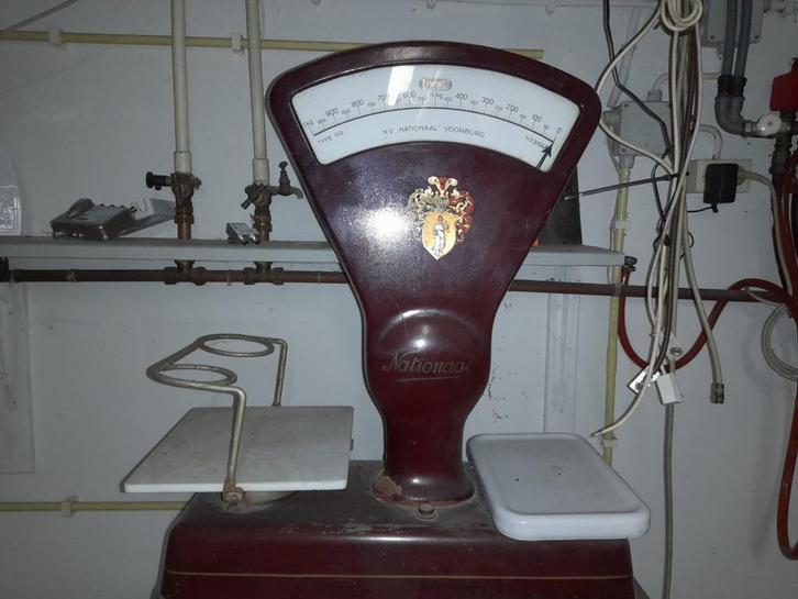 Vintage winkelweegschaal N.V. Nationaal Voorburg – 1948, Witgoed en Apparatuur, Weegschalen, Gebruikt, Analoog, Winkelweegschaal