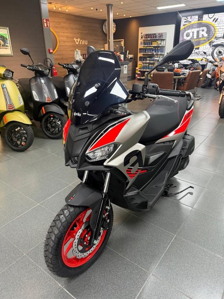 Aprilia SR-GT200 €1000,- Korting !!, Motoren, Motoren | Aprilia, Bedrijf, 200 cc, 1 cilinder, 12 t/m 35 kW