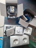 Diverse Stopcontacten busch en jaeger, Doe-het-zelf en Verbouw, Elektra en Kabels, Ophalen of Verzenden, Stopcontact