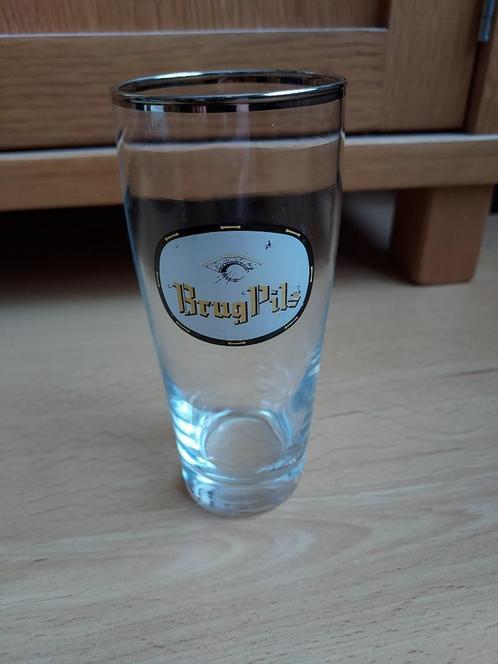 Bierglas Brug Pils, Verzamelen, Glas en Borrelglaasjes, Zo goed als nieuw, Bierglas, Ophalen of Verzenden