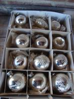 12 zilverkleurige kerstballen, Ophalen, Zo goed als nieuw