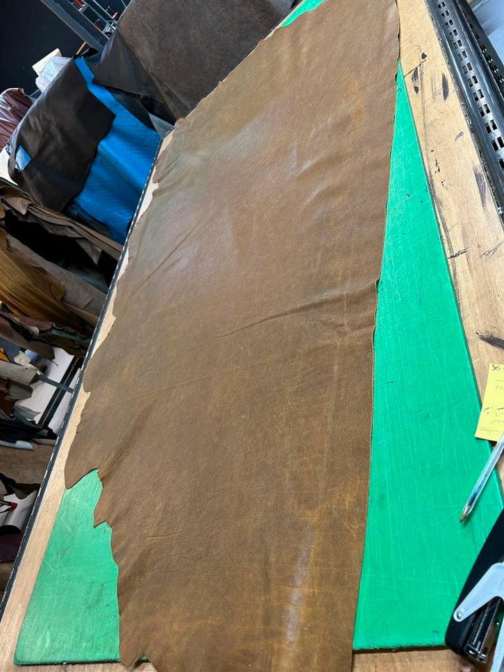 Cognac patina vintage halve huid 1.5mm dik soepel&glad A-502, Hobby en Vrije tijd, Stoffen en Lappen, Zo goed als nieuw, Leer of Kunstleer