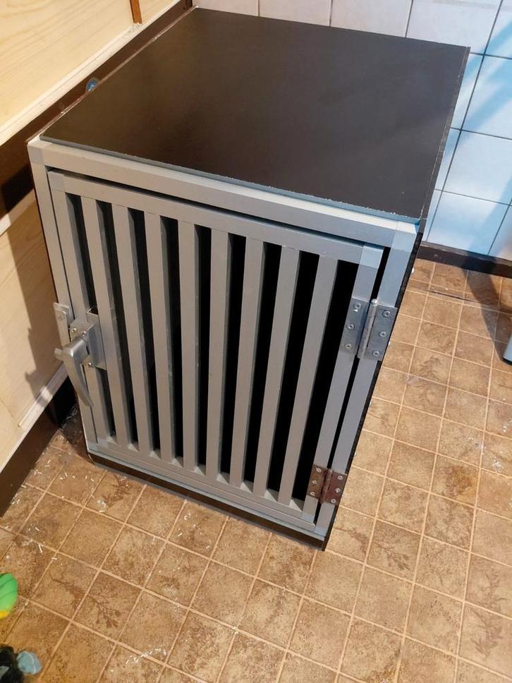 Honden bench, Dieren en Toebehoren, Hondenhokken, Zo goed als nieuw, Ophalen