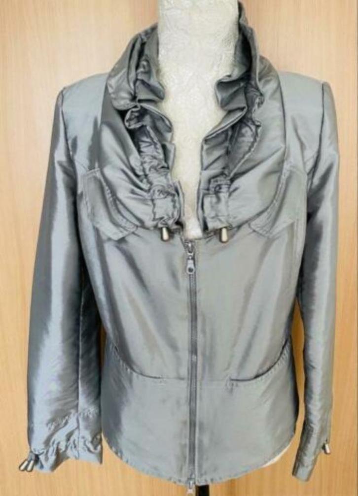 Y.G.G.R. jasje maat M, Kleding | Dames, Jasjes, Kostuums en Pakken, Zo goed als nieuw, Jasje, Maat 38/40 (M), Grijs, Ophalen of Verzenden