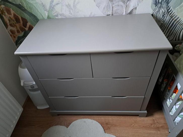petit amelie commode / ladekast grijs, Kinderen en Baby's, Kinderkamer | Commodes en Kasten, Gebruikt, 90 tot 105 cm, 100 cm of meer