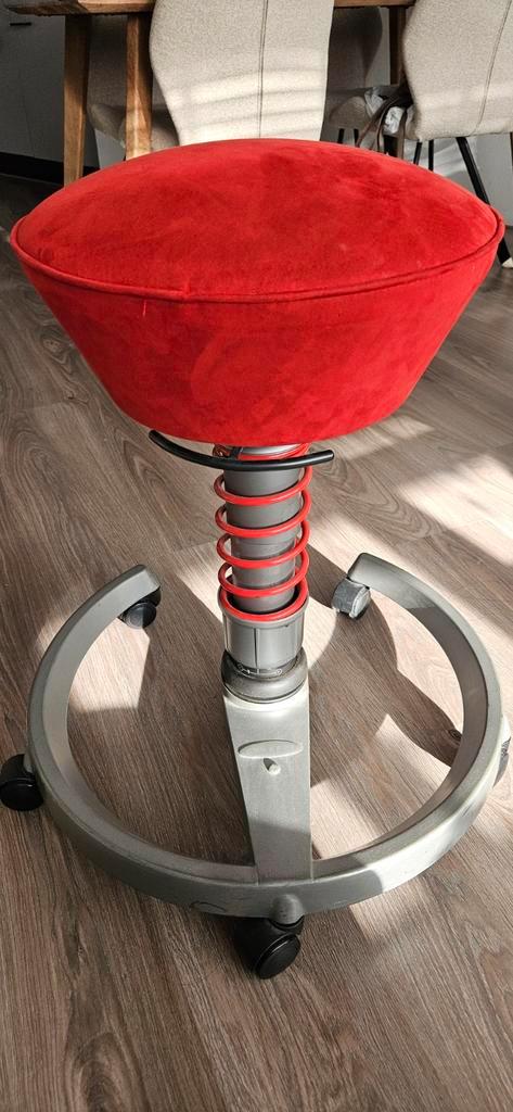 Swopper Aeris Zitkruk, Huis en Inrichting, Bureaustoelen, Zo goed als nieuw, Bureaukruk, Rood, Ergonomisch, Ophalen