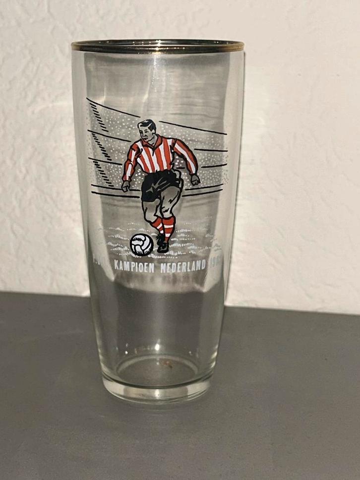 Psv glas 2, Verzamelen, Sportartikelen en Voetbal, Zo goed als nieuw, Overige typen, PSV, Ophalen of Verzenden