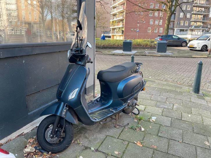 Tym Scooter (2020) - Opknapper!, Fietsen en Brommers, Scooters | Overige merken, Gebruikt, Maximaal 25 km/u, Benzine, Ophalen