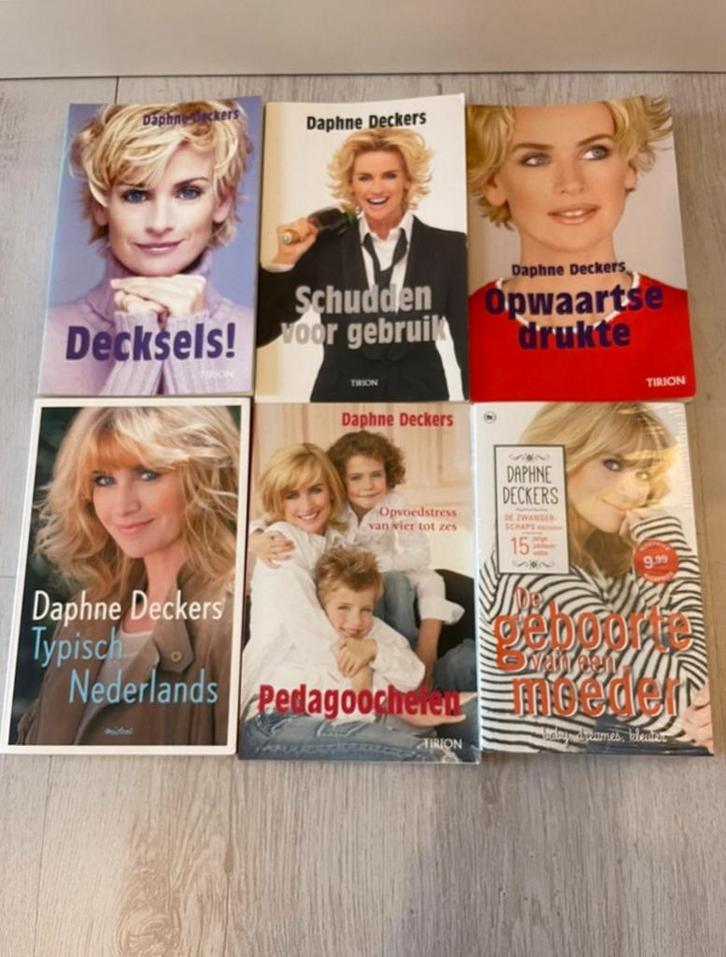 6x Daphne Deckers, Boeken, Essays, Columns en Interviews, Zo goed als nieuw, Eén auteur, Ophalen of Verzenden
