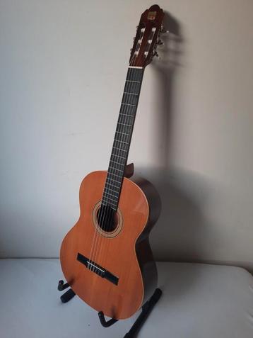 Alhambra P1 klassieke gitaar met hoes Spanje 1986 Nw 395.= beschikbaar voor biedingen