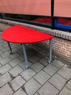 Rode Halve Maan Tafel met Wielen, Huis en Inrichting, Ophalen, Minder dan 50 cm, Tot twee personen, Minder dan 50 cm
