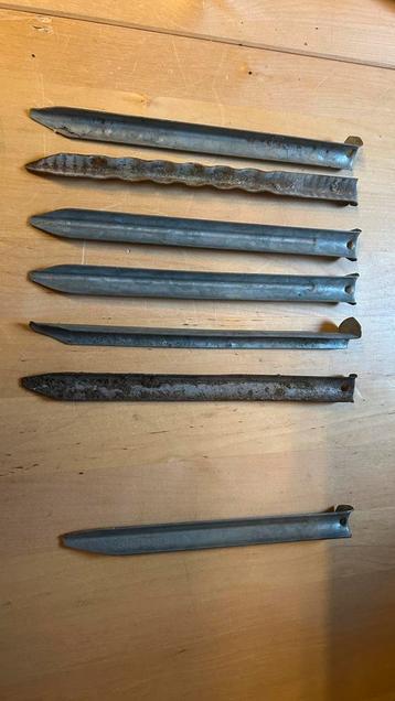 Metalen / ijzeren tent haringen (15 stuks) beschikbaar voor biedingen