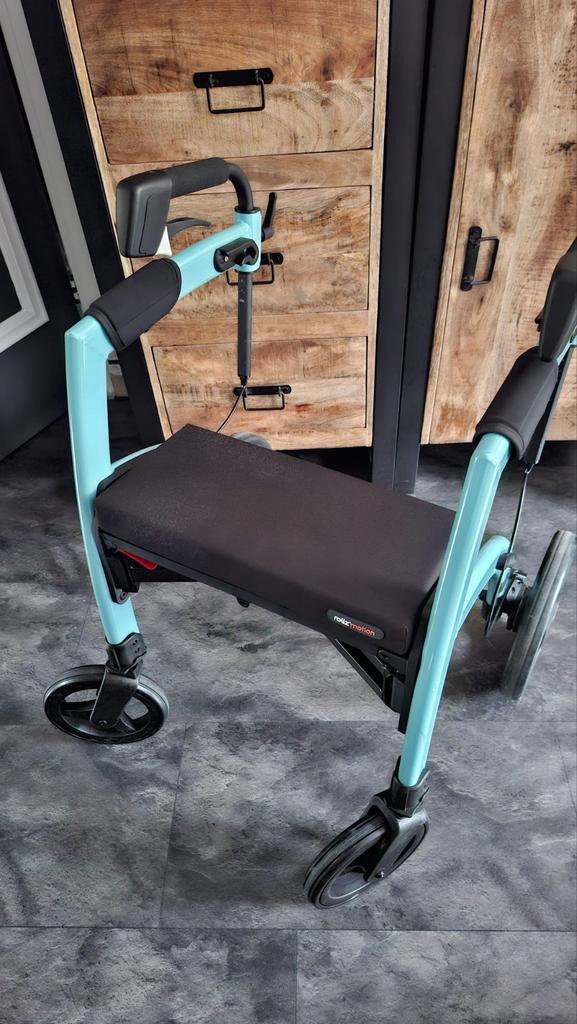 Rollator en rolstoel in 1 Rollzmotion, Diversen, Rollators, Zo goed als nieuw, Lichtgewicht, Opvouwbaar, Ophalen