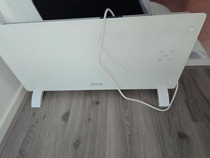 Sevva smart panel heater, Doe-het-zelf en Verbouw, Verwarming en Radiatoren, Zo goed als nieuw, Radiator, 800 watt of meer, Ophalen