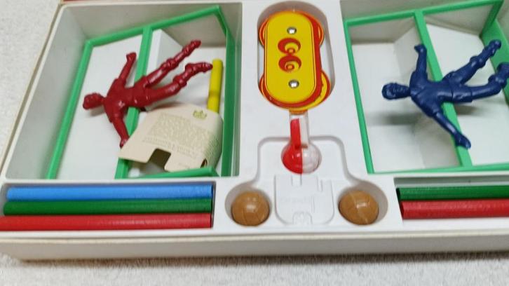 Vintage Blaasvoetbal Jumbo – compleet in doos, Hobby en Vrije tijd, Gezelschapsspellen | Bordspellen, Gebruikt, Een of twee spelers