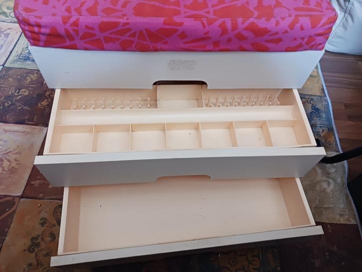 Leuk hobby kastje op wieltjes met kussentje, Hobby en Vrije tijd, Overige Hobby en Vrije tijd, Gebruikt, Ophalen