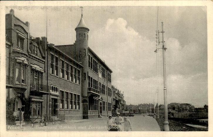 Vlissingen - Boulevard Bankert met Zeevaartschool, Verzamelen, Ansichtkaarten | Nederland, Gelopen, Zeeland, Voor 1920, Ophalen of Verzenden