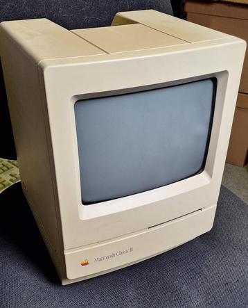 Apple Macintosh Classic II (Hobby / Restauratie Project) beschikbaar voor biedingen