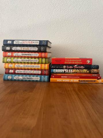 Verschillende Kinderboeken beschikbaar voor biedingen